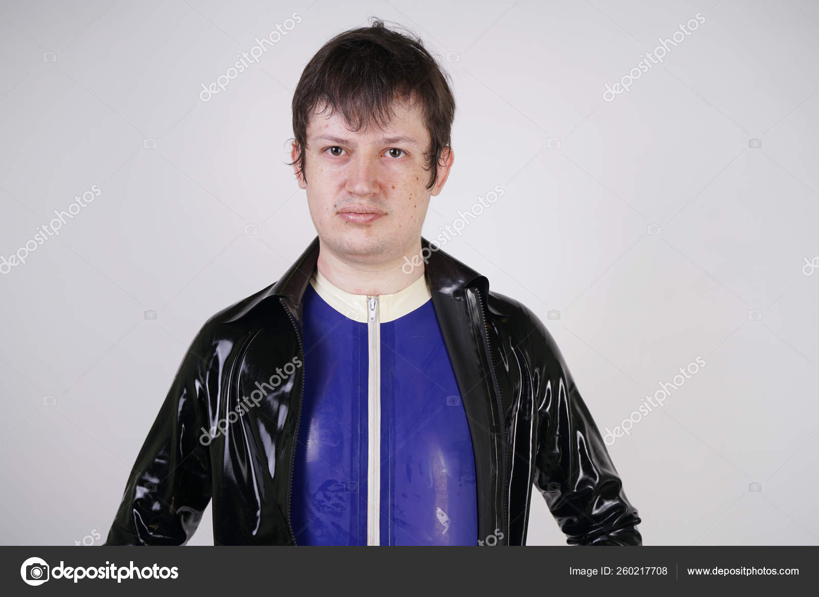 Caucasiano Nerd Gordinho Homem Vestido Moda Látex Borracha Fetiche Roupas —  Foto © agnadevi #260217708, image size:1600x1167