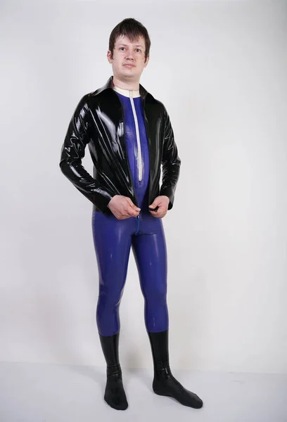 Kaukasische Nerd Mollige Man Gekleed Modieuze Latex Rubber Fetish Kleren — Stockfoto