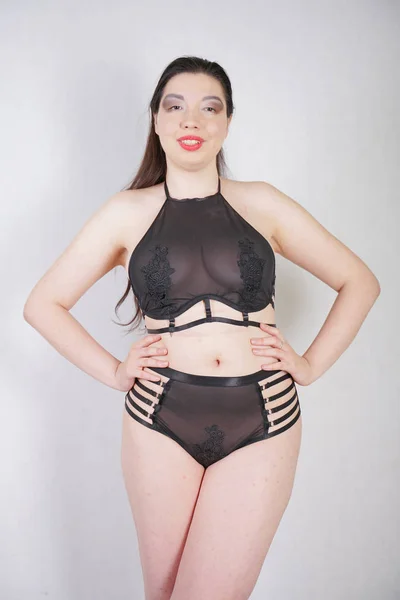 Sexy Chubby Fille Avec Noir Pure Lingerie Sur Fond Studio — Photo