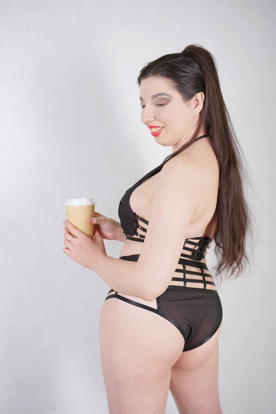 Affascinante Size Ragazza Bruna Con Trucco Luminoso Pura Lingerie Nera — Foto Stock