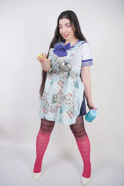 Γοητευτική Μελαχρινή Μαγειρική Κορίτσι Anime Σχολική Στολή Και Ποδιά Κουζίνας — Φωτογραφία Αρχείου
