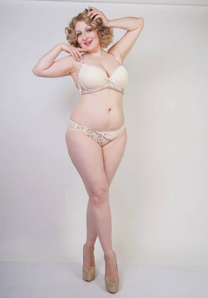 Pretty Caucasian Chubby Woman Size Body Pale Skin Wearing Underwear — Stock Photo, Image