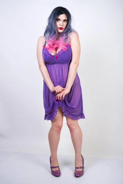 Encantadora Chica Buxom Encuentra Una Lencería Camisón Transparente Púrpura Sobre —  Fotos de Stock