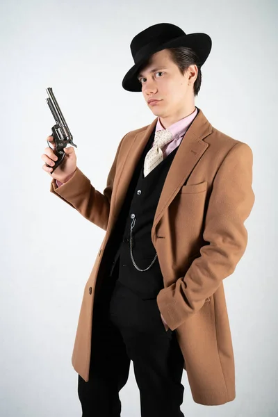 Jeune Homme Dans Costume Formel Chapeau Avec Pistolet Dans Les — Photo