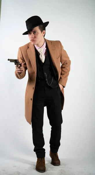 Jeune Homme Dans Costume Formel Chapeau Avec Pistolet Dans Les — Photo