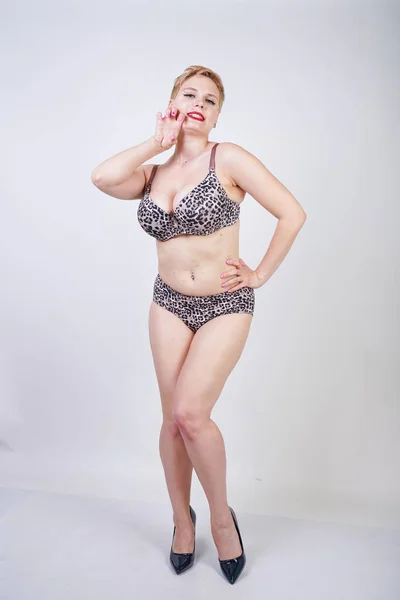 Pretty Caucasian Chubby Woman Size Body Pale Skin Wearing Underwear Stock  Photo by ©agnadevi 264881442