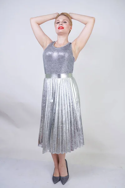 Beautiful Curvy Girl Short Hair Silver Tank Top Metallic Pleated — Stock Photo, Image