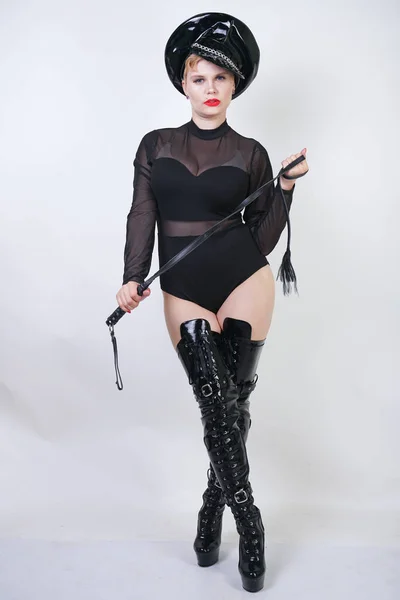 Beautiful Curvy Strict Mistress Red Lips Black Sexy Bodysuit Patent — ストック写真