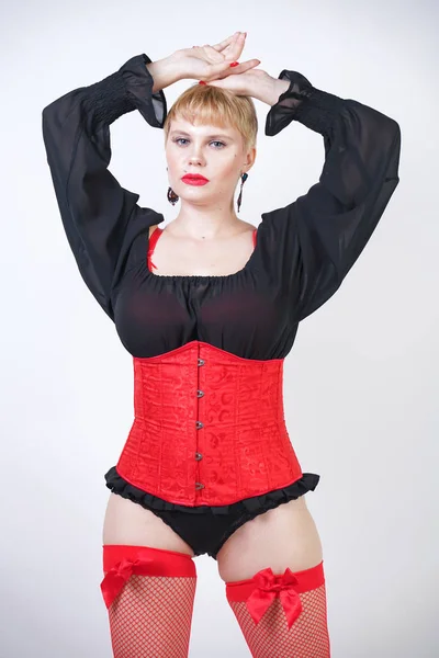 Charmant Meisje Met Kort Haar Size Figuur Lace Corset Rode — Stockfoto