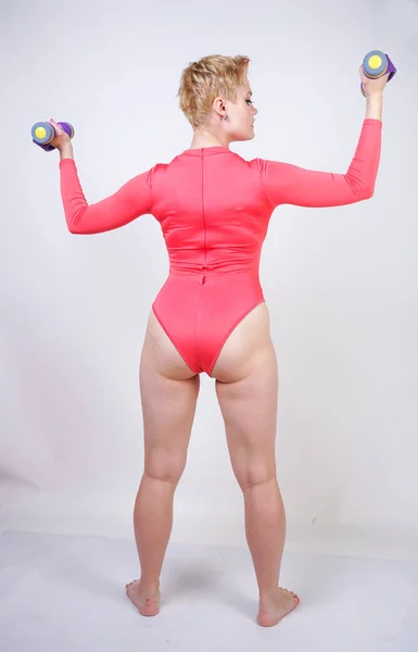 Size Girl Spandex Sport Body Doing Übungen Mit Hanteln Auf — Stockfoto