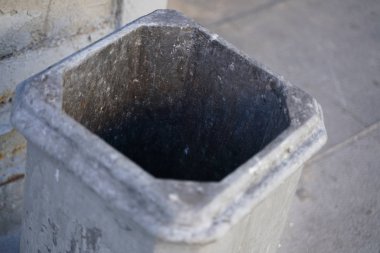 şehirde çöp çöp.