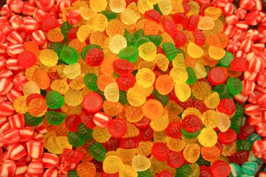 lezzetli çok renkli meyve marmelat. toplu sağlıksız parlak şekerler. farklı jöle fotoğraf yakın. şeker dükkanında lezzetli tatlılar. Kimse. 