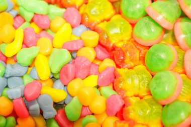 lezzetli çok renkli meyve marmelat. toplu sağlıksız parlak şekerler. farklı jöle fotoğraf yakın. şeker dükkanında lezzetli tatlılar. Kimse. 