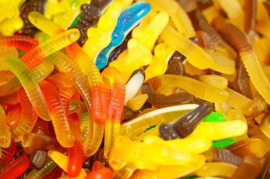 lezzetli çok renkli meyve marmelat. toplu sağlıksız parlak şekerler. farklı jöle fotoğraf yakın. şeker dükkanında lezzetli tatlılar. Kimse. 