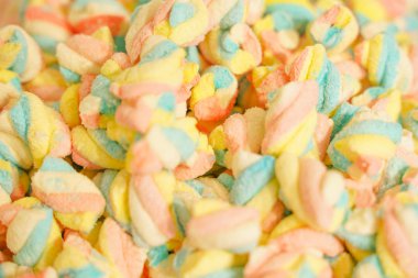 lezzetli çok renkli meyve marmelat. toplu sağlıksız parlak şekerler. farklı jöle fotoğraf yakın. şeker dükkanında lezzetli tatlılar. Kimse. 