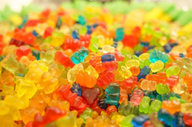 lezzetli çok renkli meyve marmelat. toplu sağlıksız parlak şekerler. farklı jöle fotoğraf yakın. şeker dükkanında lezzetli tatlılar. Kimse. 