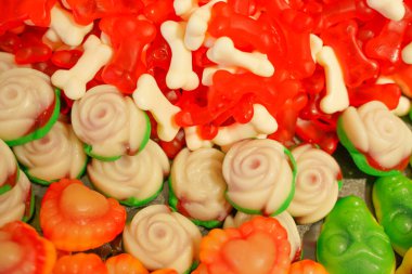 lezzetli çok renkli meyve marmelat. toplu sağlıksız parlak şekerler. farklı jöle fotoğraf yakın. şeker dükkanında lezzetli tatlılar. Kimse. 