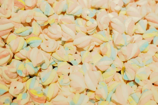 lezzetli çok renkli meyve marmelat. toplu sağlıksız parlak şekerler. farklı jöle fotoğraf yakın. şeker dükkanında lezzetli tatlılar. Kimse. 