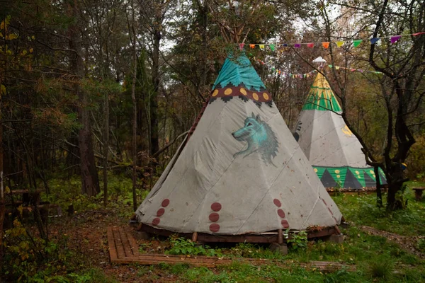 Rumah triangular tee India Cherokee Utara — Stok Foto