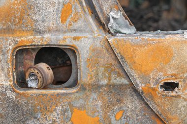 kasıtlı kundakçılık tan sonra araba. bir yangın erimiş sonra tahrip araç sokakta.