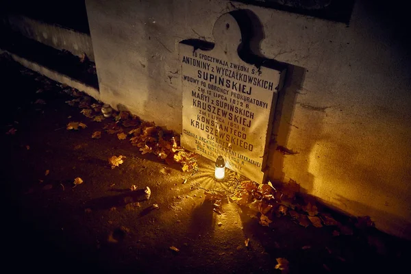 Memento Mori Luci Tombe Nel Giorno Ognissanti Nel Cimitero Powazki — Foto Stock