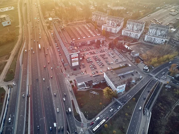 Varşova, Polonya, dron ile DJI indeks işlem Mavic hava bulunan Aleje Jerozolimskie sokak viyadük güzel panoramik hava dron görünümüne