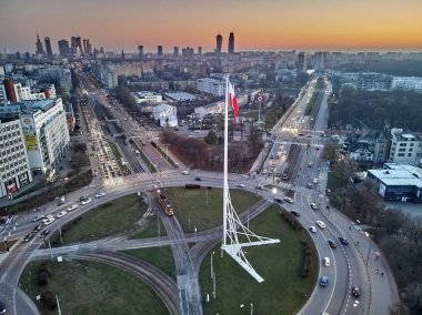 Varşova, Polonya, dron bulunan bir saha aydınlatması üzerinde 