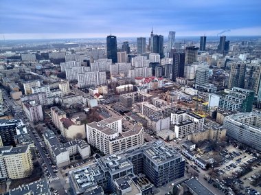 Güzel panoramik hava manzarası dron görünümü bulunan gökdelenler Merkezi Varşova şehir, Polonya