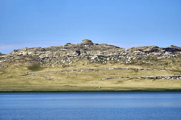 Beautiful Summer Steppe Landscape Ayr Monastyri Lake Located Stone Mountains — Stock Photo, Image