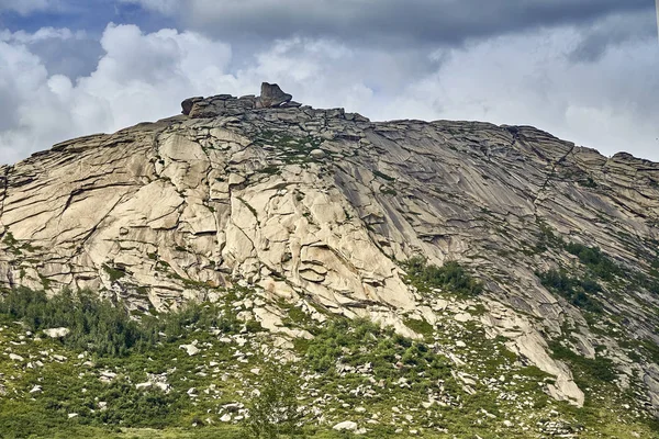 Bellissimo Paesaggio Montagne Pietra Lungo Strada Dalla Città Ust Kamenogorsk — Foto Stock