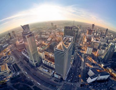 Varşova, Polonya - 20 Kasım 2018: Güzel panoramik hava dron görünümüne Merkezi Varşova şehir ve Kültür Sarayı ve bilim - dikkate değer bir yüksek katlı bina Varşova, Polonya