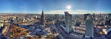 Varşova, Polonya - 20 Kasım 2018: Güzel panoramik hava dron görünümüne Merkezi Varşova şehir ve Kültür Sarayı ve bilim - dikkate değer bir yüksek katlı bina Varşova, Polonya