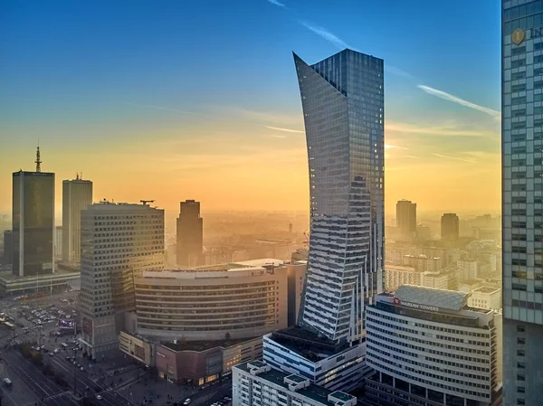 Varşova, Polonya - 01 Aralık 2018: Güzel panoramik hava dron görünümüne Merkezi Varşova şehir ve 