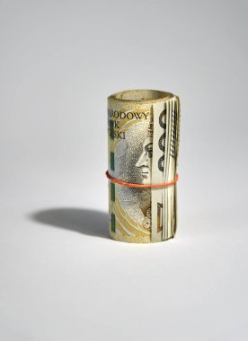 İki yüz beyaz bir arka plan üzerinde izole Zlotisi faturaları Lehçe Lehçe para (Pln) - haddelenmiş