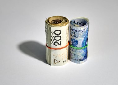 İki yüz elli beyaz bir arka plan üzerinde izole Zlotisi faturaları Lehçe Lehçe para (Pln) - haddelenmiş