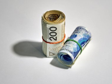 İki yüz elli beyaz bir arka plan üzerinde izole Zlotisi faturaları Lehçe Lehçe para (Pln) - haddelenmiş