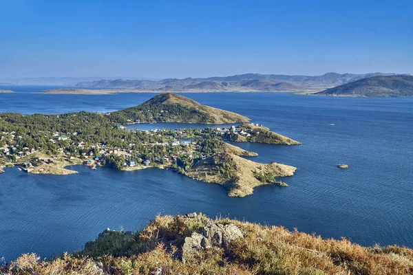 Bukhtarma yapay depo, irtiş Nehri, Kazakistan Bukhtarma hidroelektrik istasyonunda baraj oluşturduğu için gün batımında güzel panoramik hava yaz görünümü