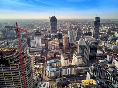 Panorama cityscape Varşova modern şehir, Mennica eski kule ve 