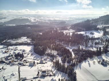 Güzel panoramik hava dron görünümü panorama Istebna - büyük köye ve Gmina Istebna, Silezya Voyvodalığı, Güney Polonya Cieszyn İlçesi koltuk için
