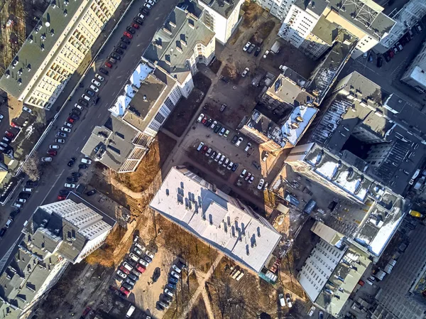Варшава - 23 лютого 2019: Красивий панорамний повітряних drone подання в місто центру Варшави, до центральної вулиці польської столиці, зверху вниз — стокове фото