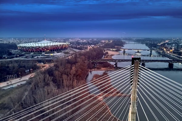 Красивий панорамний повітряних drone панорамою заходу сонця для The Pge Народовий (офіційна назва) від Національного стадіону - польський: Народовий Stadion - футбольний стадіон у Варшаві, Польща — стокове фото