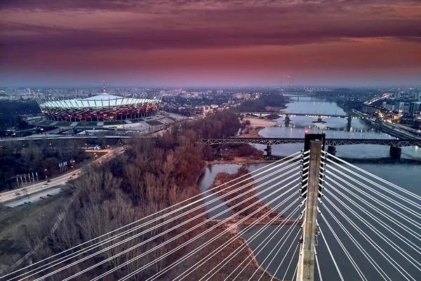 Widokiem na zachód słońca piękne panoramiczne drone antenowe do Pge Narodowy (oficjalna nazwa) Stadionu Narodowego - Polski: Stadion Narodowy – piłkarski stadion w Warszawie — Zdjęcie stockowe