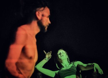 Bialobrzegi, Polonya-Temmuz 13-15, 2019: kişi Wibracje 3,0 Festival Polonya, en büyük farkındalık, müzik ve Polonya yaşam açık hava festivalleri hakkında tutkulu bir konser sırasında eğlenmek