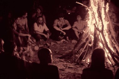 Bialobrzegi, Polonya-Temmuz 13-15, 2019: kişi Wibracje 3,0 Festival Polonya, en büyük farkındalık, müzik ve Polonya yaşam açık hava festivalleri hakkında tutkulu bir konser sırasında eğlenmek