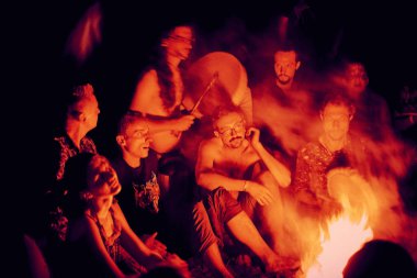 Bialobrzegi, Polonya-Temmuz 13-15, 2019: kişi Wibracje 3,0 Festival Polonya, en büyük farkındalık, müzik ve Polonya yaşam açık hava festivalleri hakkında tutkulu bir konser sırasında eğlenmek