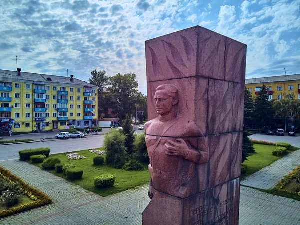 Teri palto kiygan fetish qiz