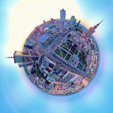 Gün batımında güzel panoramik hava drone görünümü - 