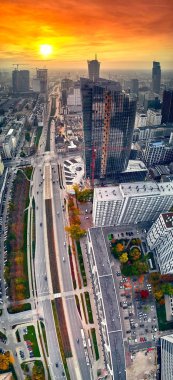 Modern Varşova Şehri, Mennica Miras Kulesi (140m) ofis gökdeleni ve Varşova Spire, Varşova, Polonya