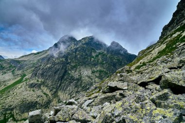 Zabie Stawy Mieguszowieckie, Zabie plesa - Slovakya 'nın kuzeyi, Avrupa ve AB' nin Zabia Mieguszowiecka Vadisi 'nde (Zabi plies Havzası) yer alan üç Tatra göleti. Güzel dünya.
