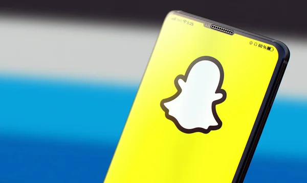 KIEW, UKRAINE-JUNI, 2020: Snapchat auf dem Handy-Bildschirm. — Stockfoto